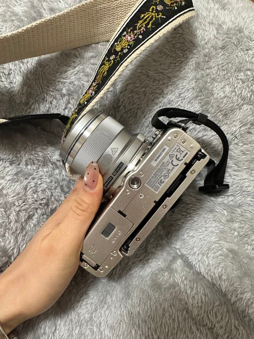 ・美品・OLYMPUS PEN E-PL7 レンズ45mm f1.8付きセット