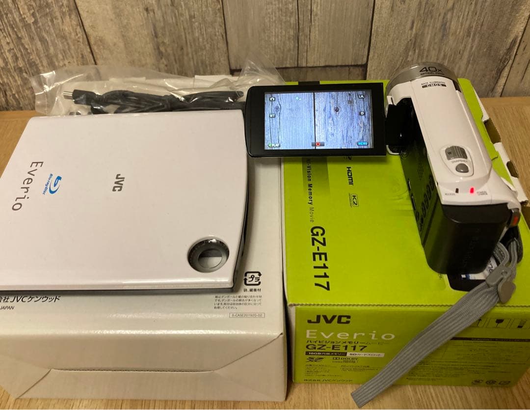 2012年製　JVC　GZ-E117 ビデオカメラ　専用BDライター付き
