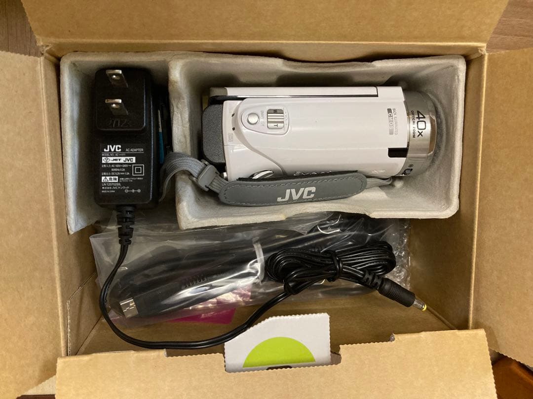 2012年製　JVC　GZ-E117 ビデオカメラ　専用BDライター付き