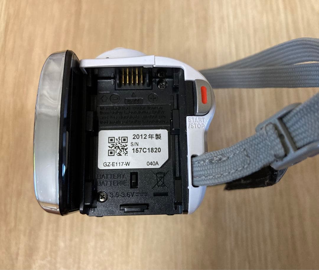 2012年製　JVC　GZ-E117 ビデオカメラ　専用BDライター付き