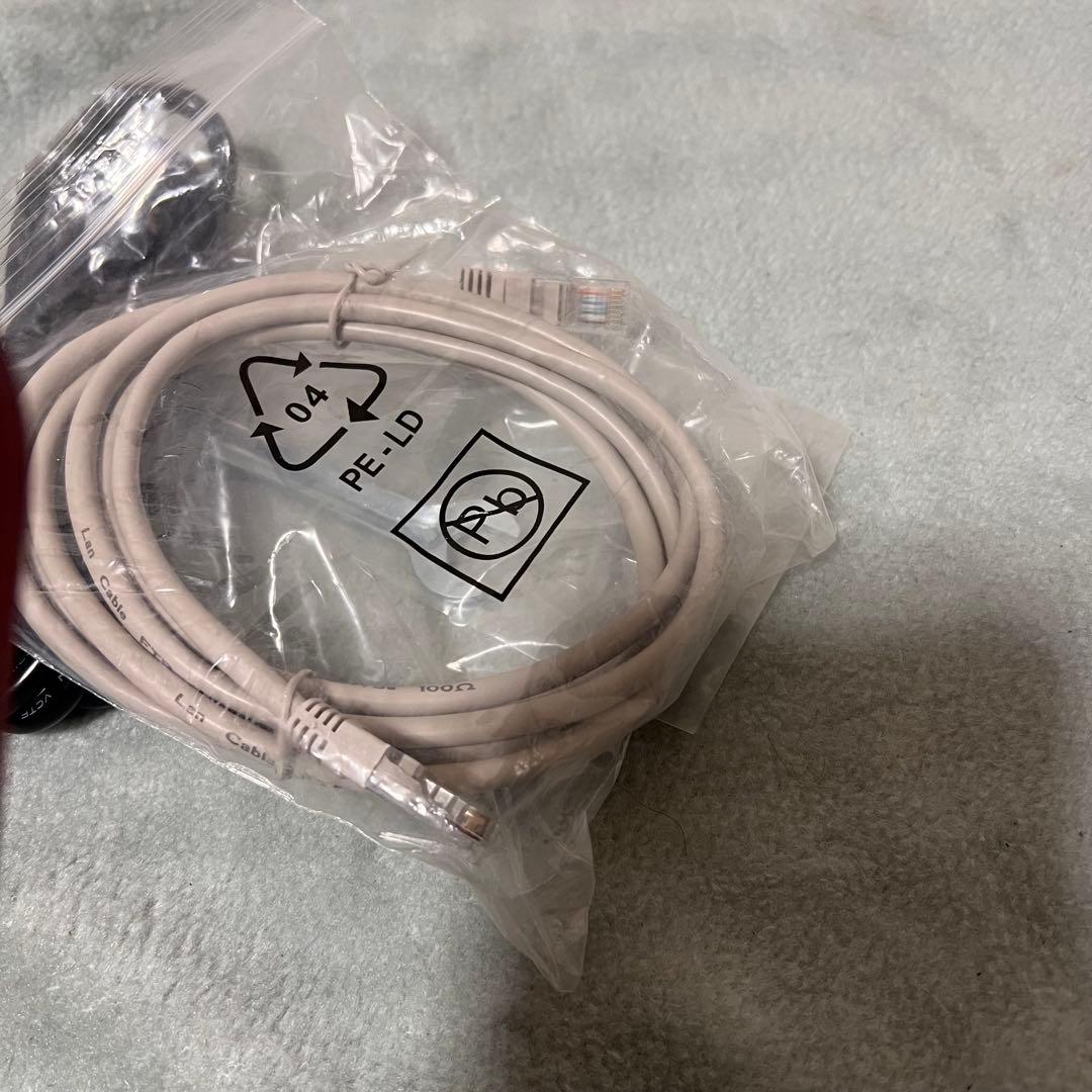 DS-7604NI-I1/4Pネットワークビデオレコーダー　カメラx3