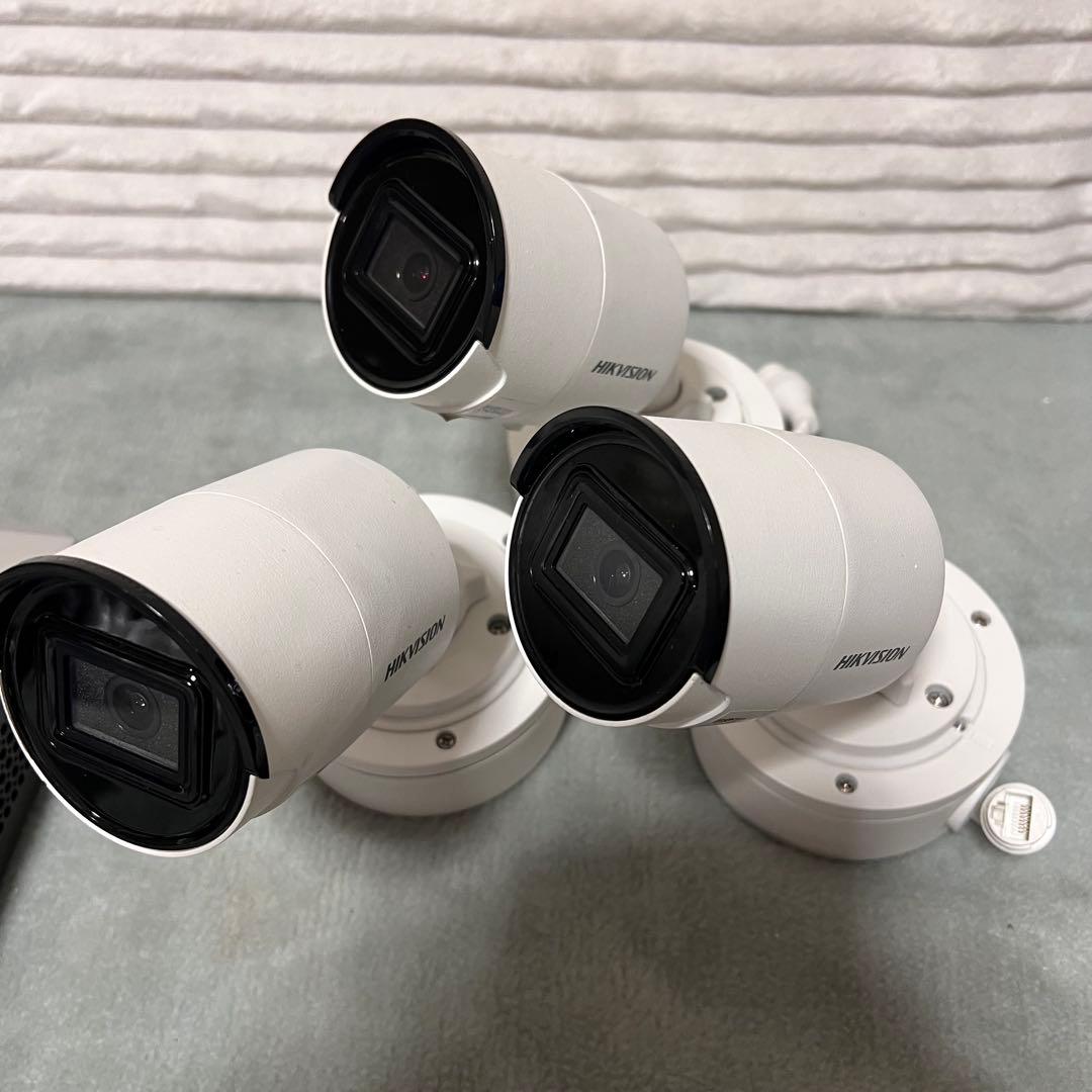 DS-7604NI-I1/4Pネットワークビデオレコーダー　カメラx3