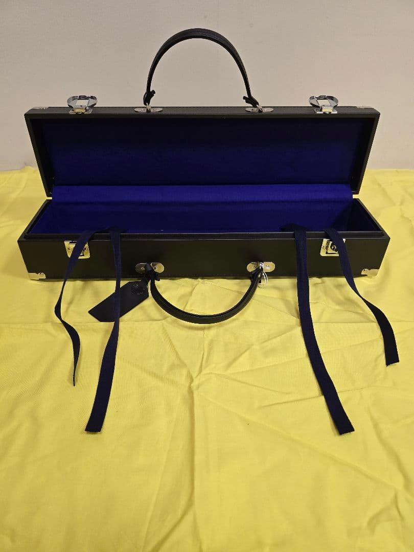 黒い笙ケース（合成皮革、青内装）