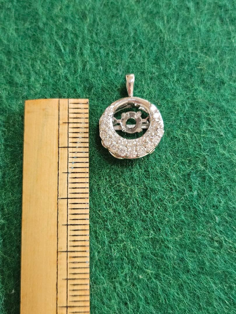 pt900 ダンシングペンダントトップ　ダイヤ無し