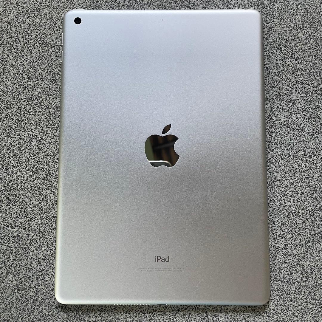 D12 iPad 第5世代 シルバー 32GB Wi-Fi A1822