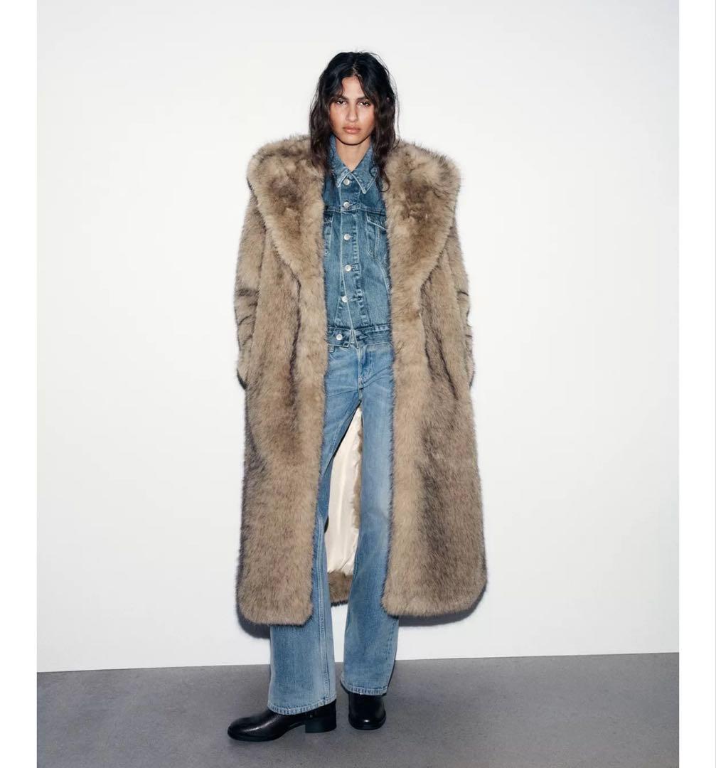 m*t様 タグ付き新品★ZARAのフェイクファーフード付きコート★M-L★ライト