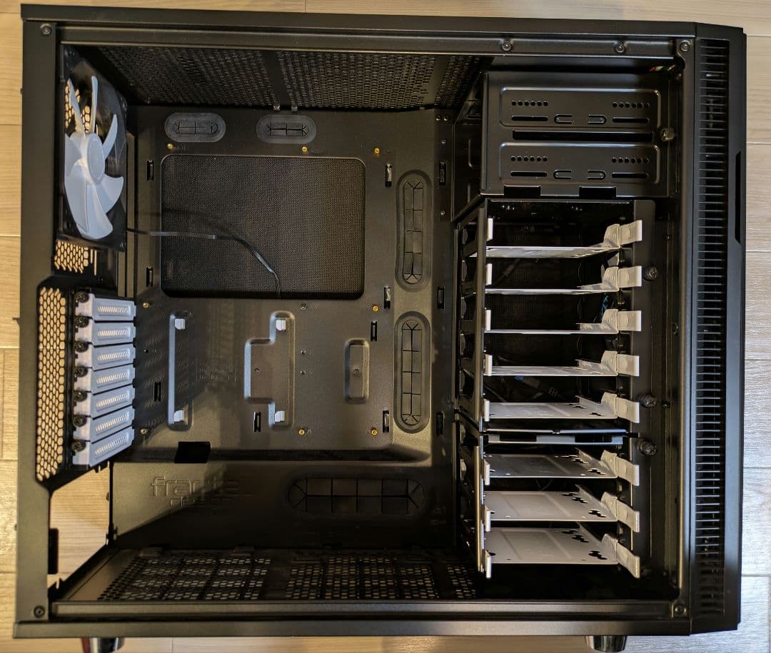 FractalDesign Define R5 Window　黒 元箱、備品あり