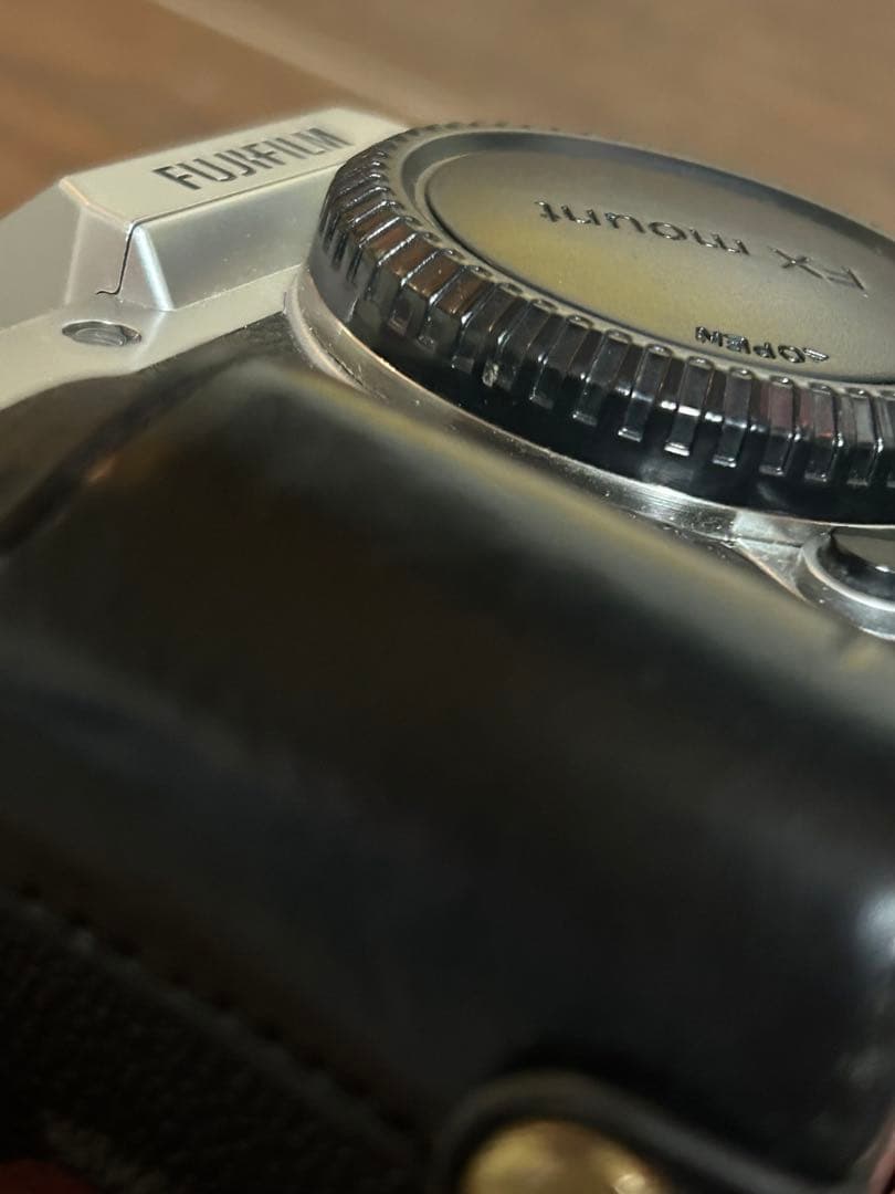 FUJIFILM X-T200 超美品 (部品付き)(バック付き)
