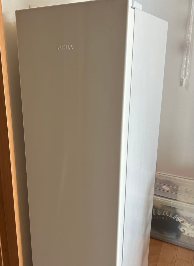 【未使用品】AQUA 縦型冷凍庫 AQF-SF11P