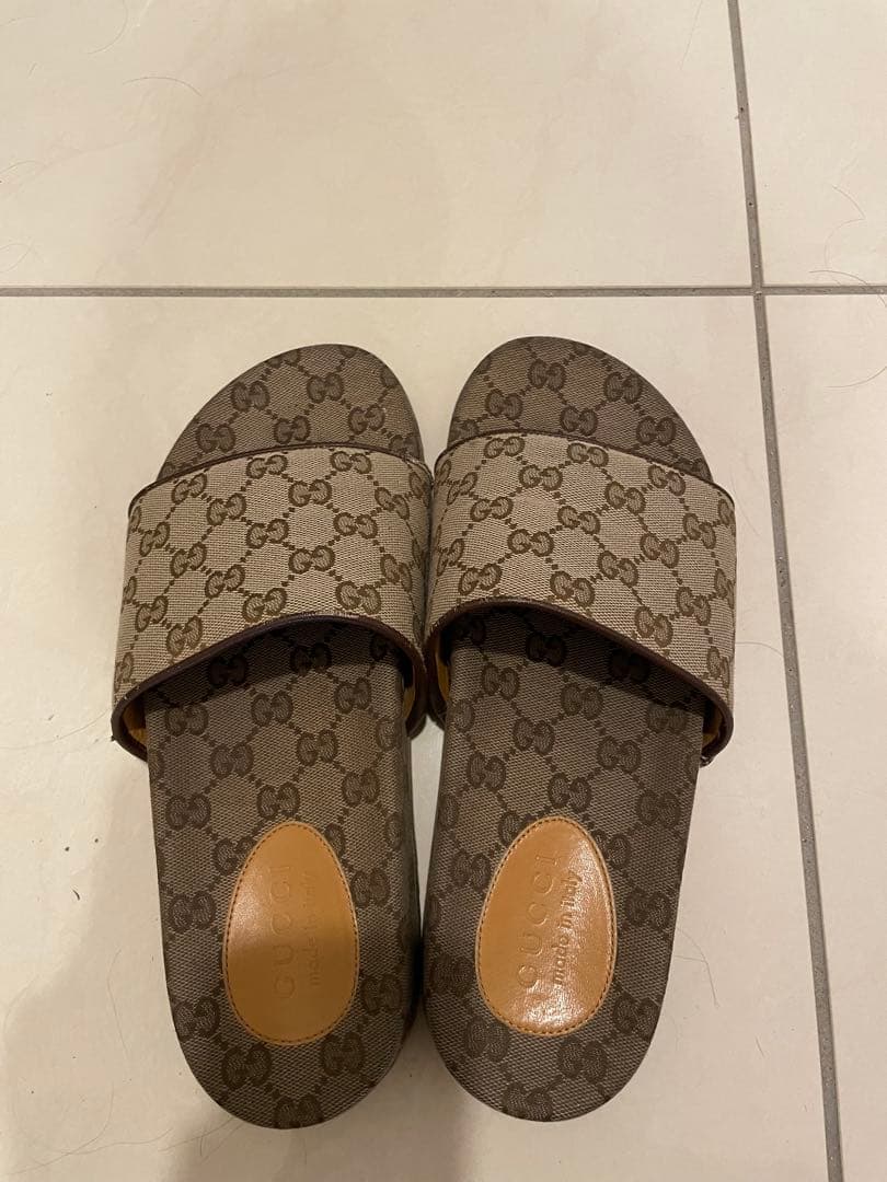 GUCCI GGパターン スライドサンダル ベージュ