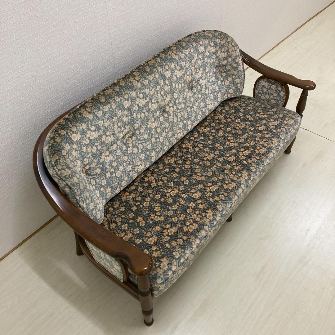 【カリモク】コロニアル　２人掛けソファ　ラブソファ