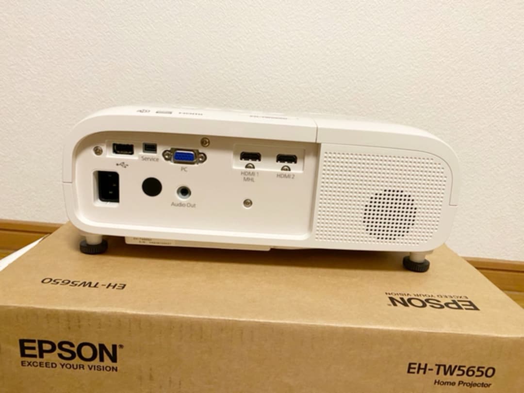 【美品】EPSON ホームプロジェクターEH-TW5650