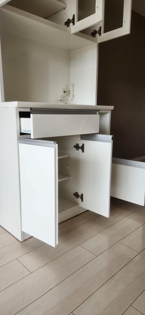 『美品』ニトリ　食器棚 + 家具転倒防止器具2個