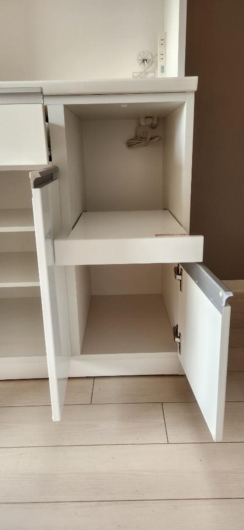 『美品』ニトリ　食器棚 + 家具転倒防止器具2個