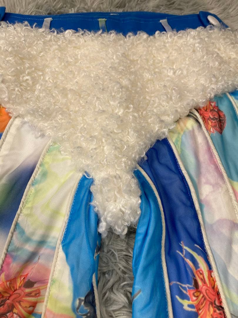 激レア PEACE888BUTTERFLY 異世界 ショートパンツ カラフル