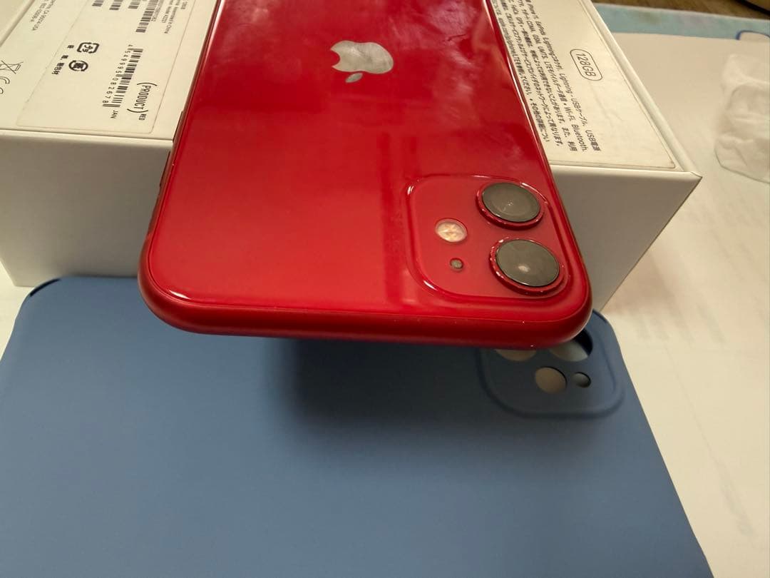Apple iPhone 11 (RED) 美品 箱、付属品、ケース付