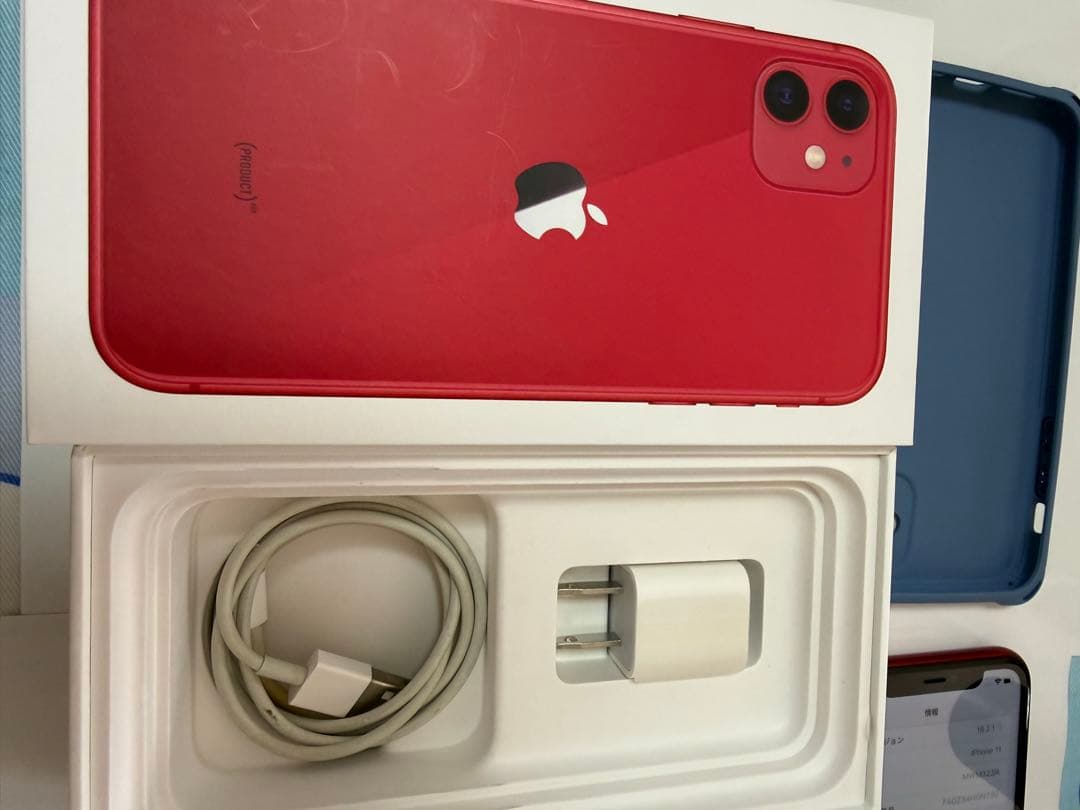 Apple iPhone 11 (RED) 美品 箱、付属品、ケース付