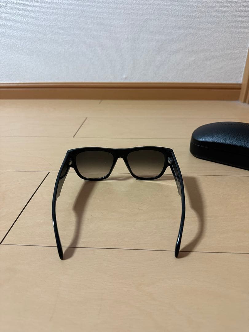 ALEXANDER MCQUEEN ブラック サングラス