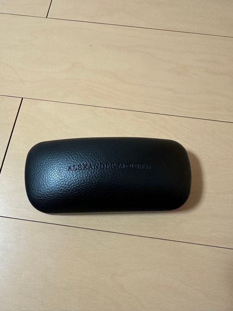 ALEXANDER MCQUEEN ブラック サングラス