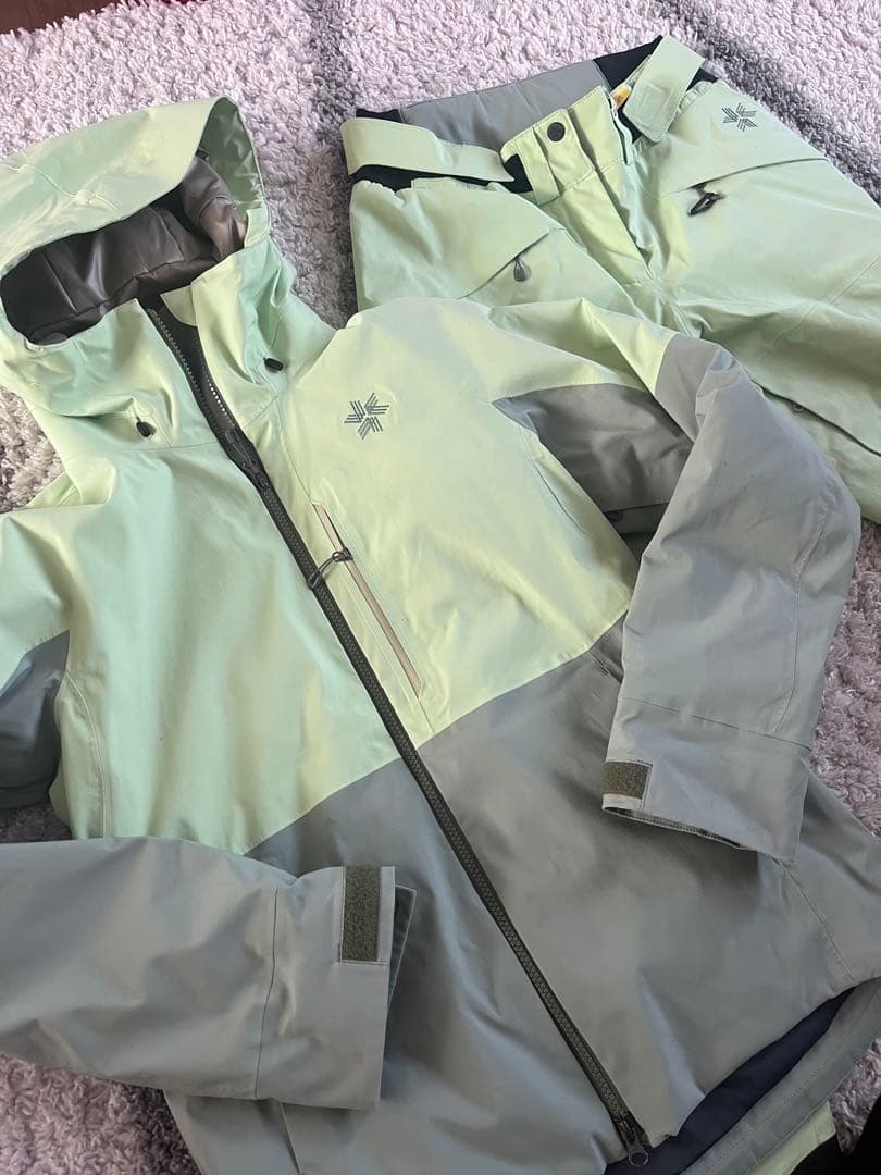 ゴールドウィン　スキーウェア　レディース　M 上下セット　2025