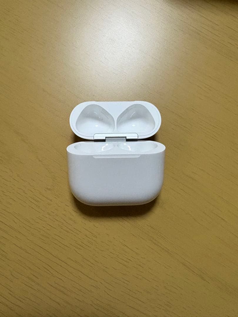AirPods 4（ANCモデル）／ノイズキャンセリング対応・動作良好