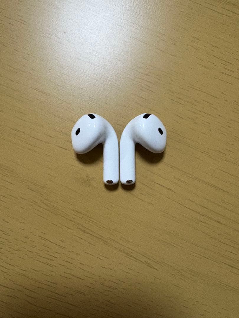AirPods 4（ANCモデル）／ノイズキャンセリング対応・動作良好