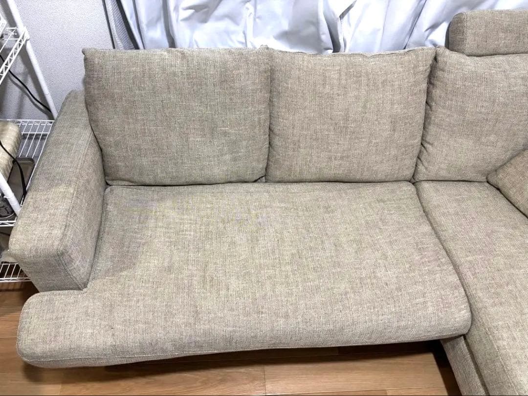 【値下げしました】ベージュ L字型ソファ 付属クッション付き　LOWYA