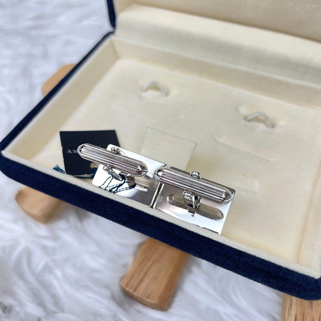 未使用級✨バーバリーロンドン✨ネクタイピン✨カフスセット✨2点✨シルバー銀