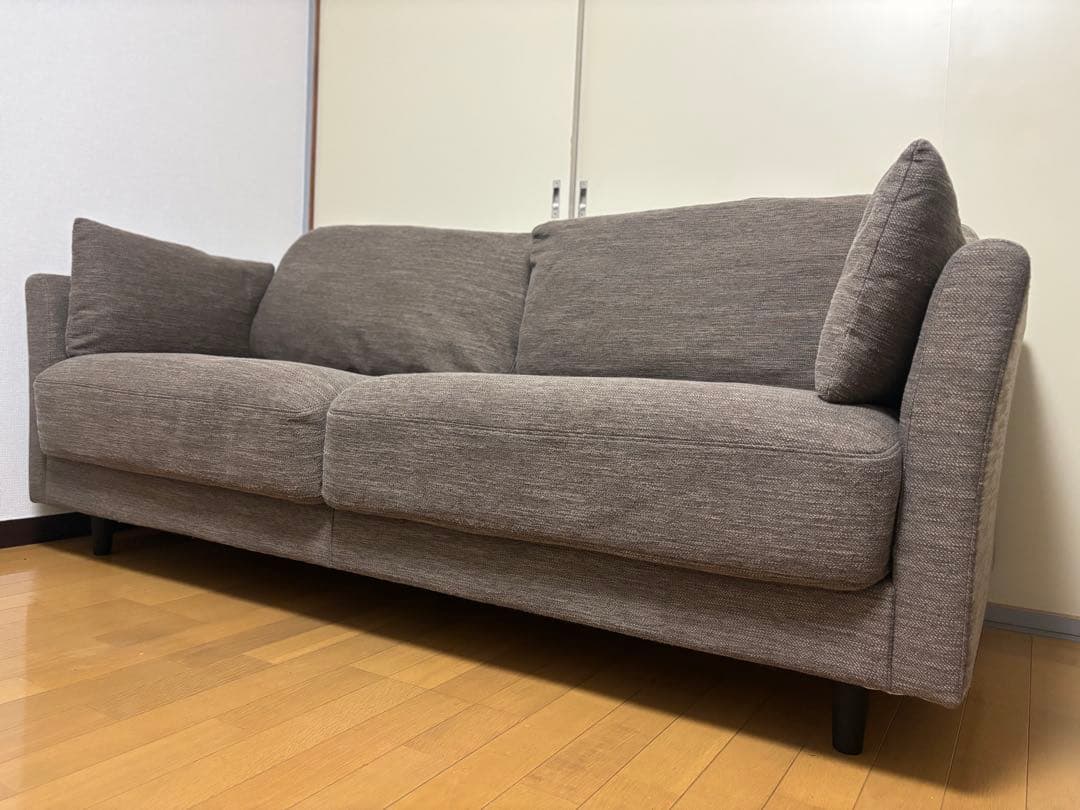 ニトリ　3人用ソファー　布貼り　グレー　ブラウン