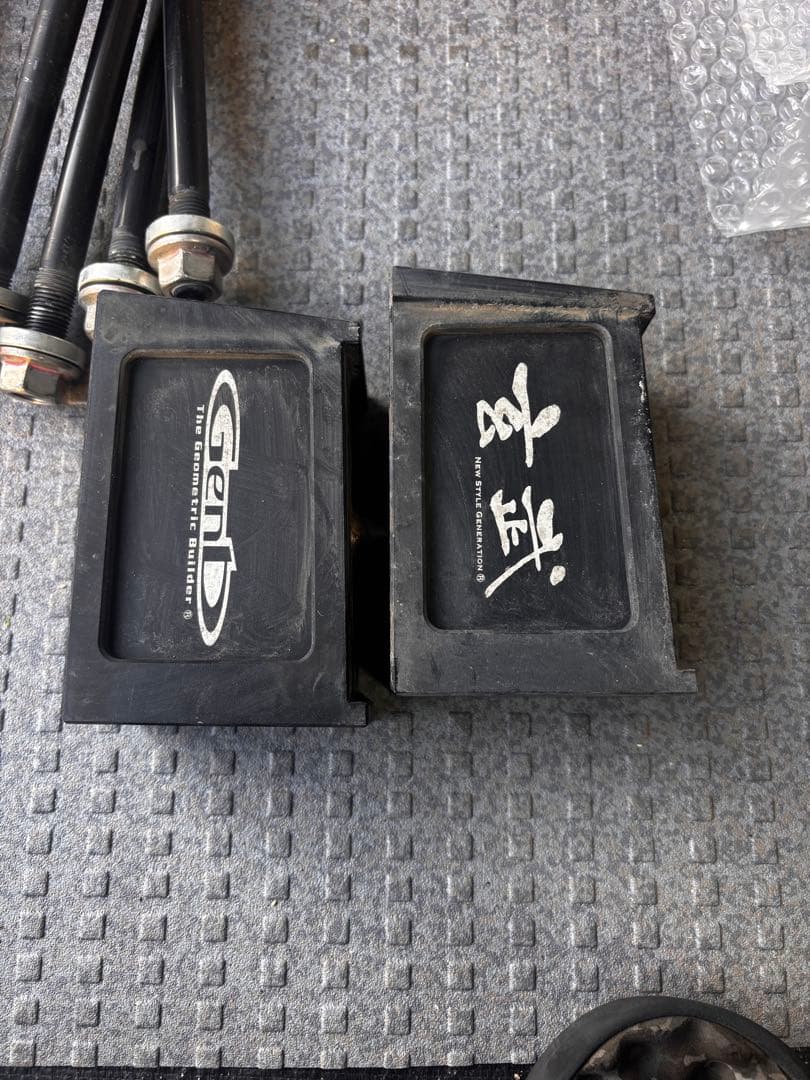 ハイエース　玄武　ローダウンブロックキット　3インチ