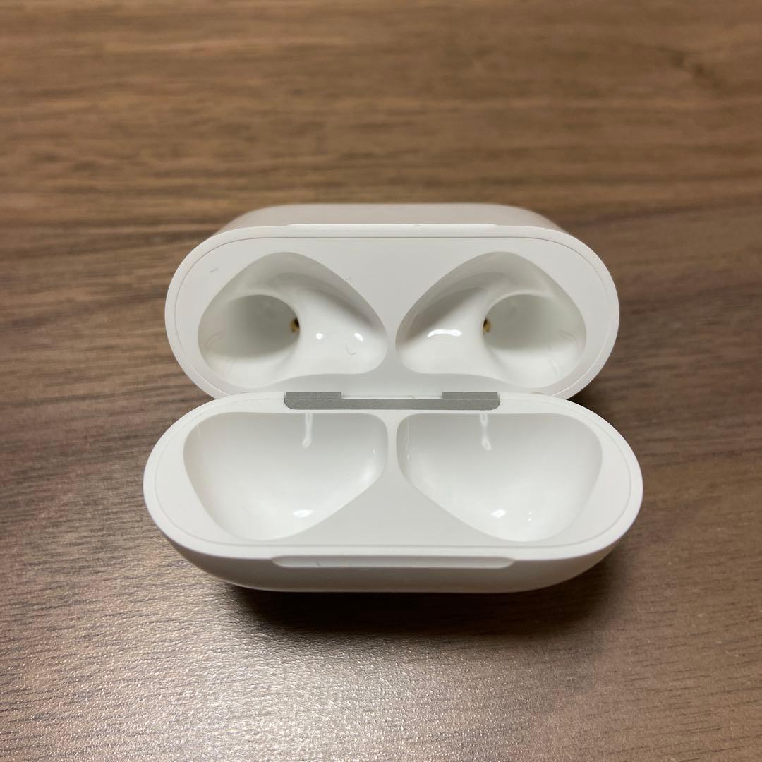 AirPods 4 アクティブノイズキャンセリング機能なし