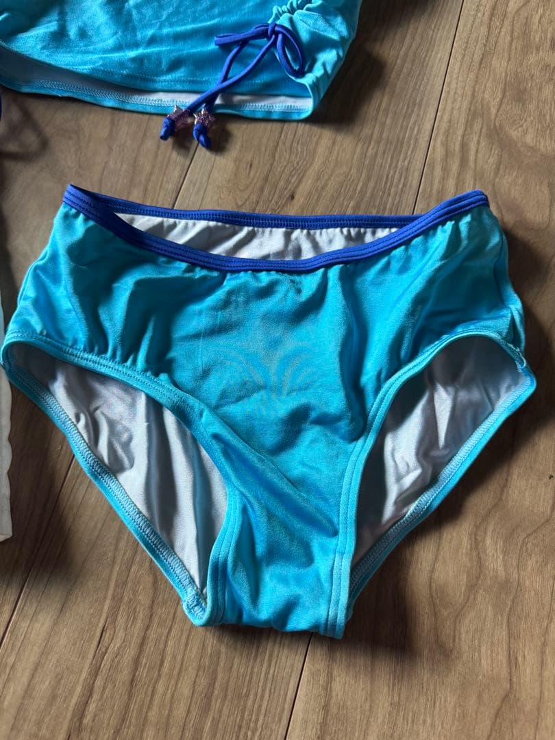 エンジェルブルー　水着