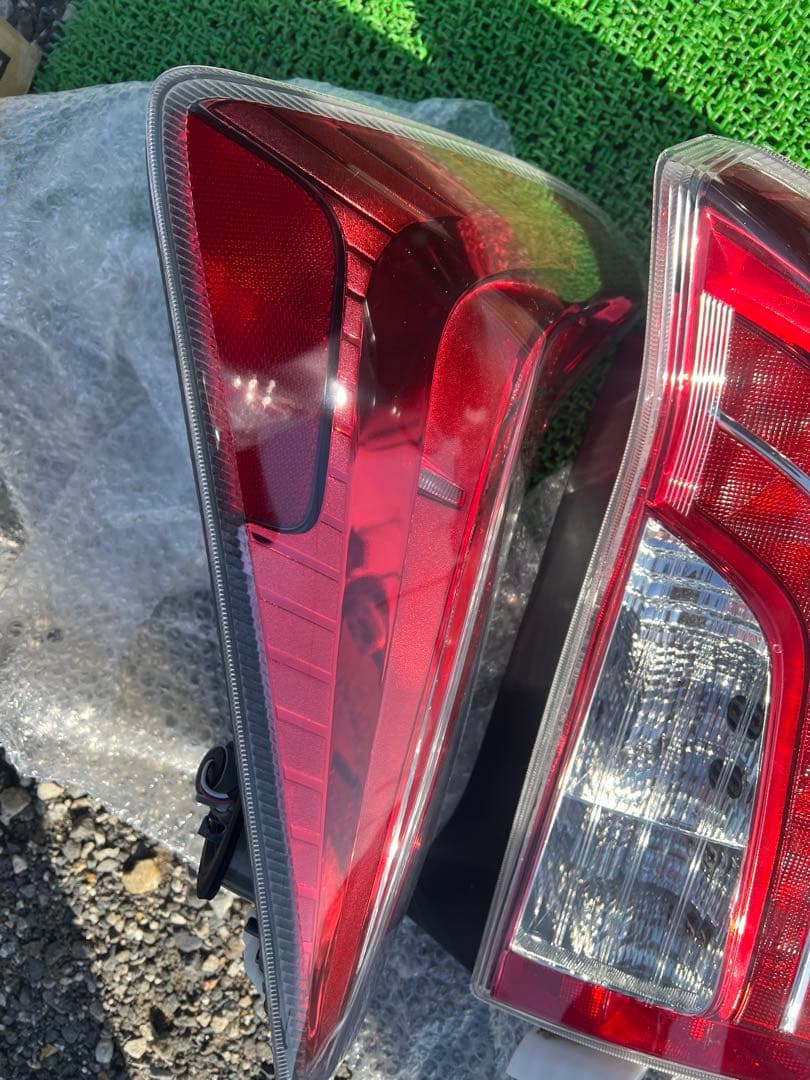 30プリウス テールランプ レッド/クリア 2個セット 全灯化 US風