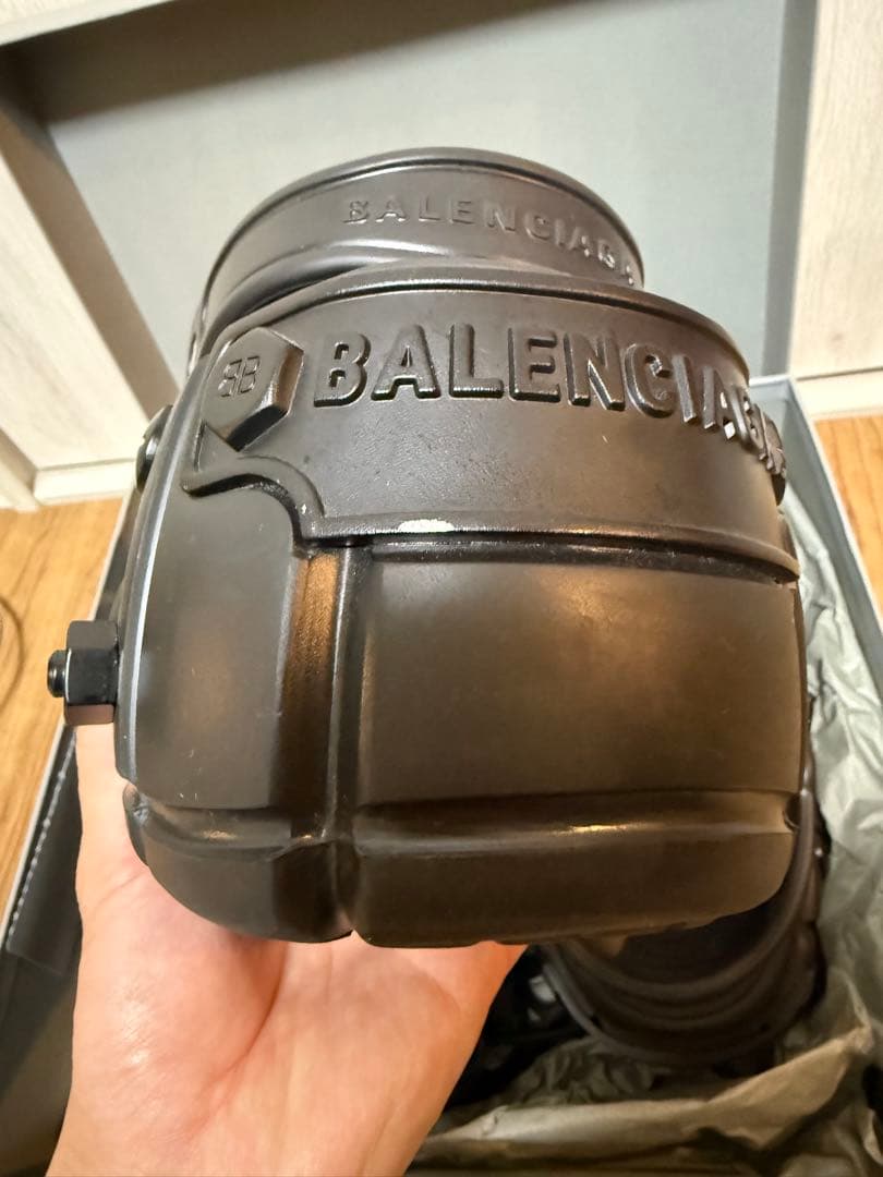 靴 BALENCIAGA Hard Crocs 42