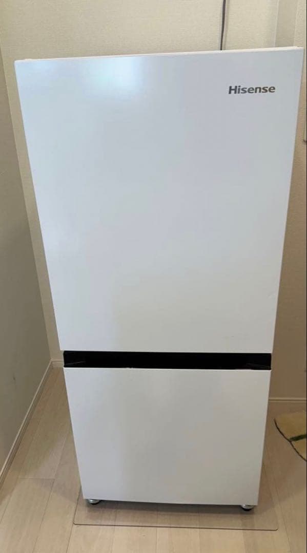 Hisense《ハイセンス》2ドア冷凍冷蔵庫 135L シート付