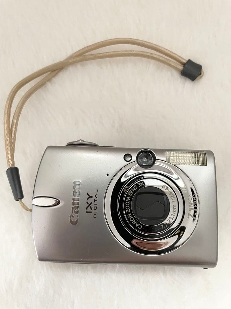 Canon IXY DIGITAL 600 シルバー デジカメ　キャノンイクシー