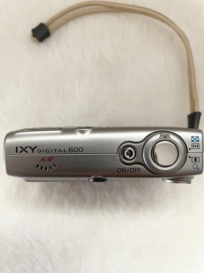 Canon IXY DIGITAL 600 シルバー デジカメ　キャノンイクシー