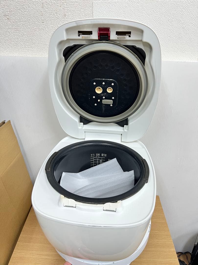 TIGER タイガー 圧力IH炊飯器 JPB-18E1 ホワイト 1.8L