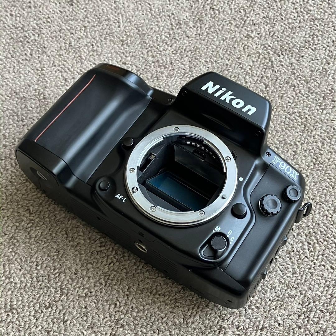 フィルムカメラ Nikon F90x + AF NIKKOR 28-70mm f3.5-4.5D