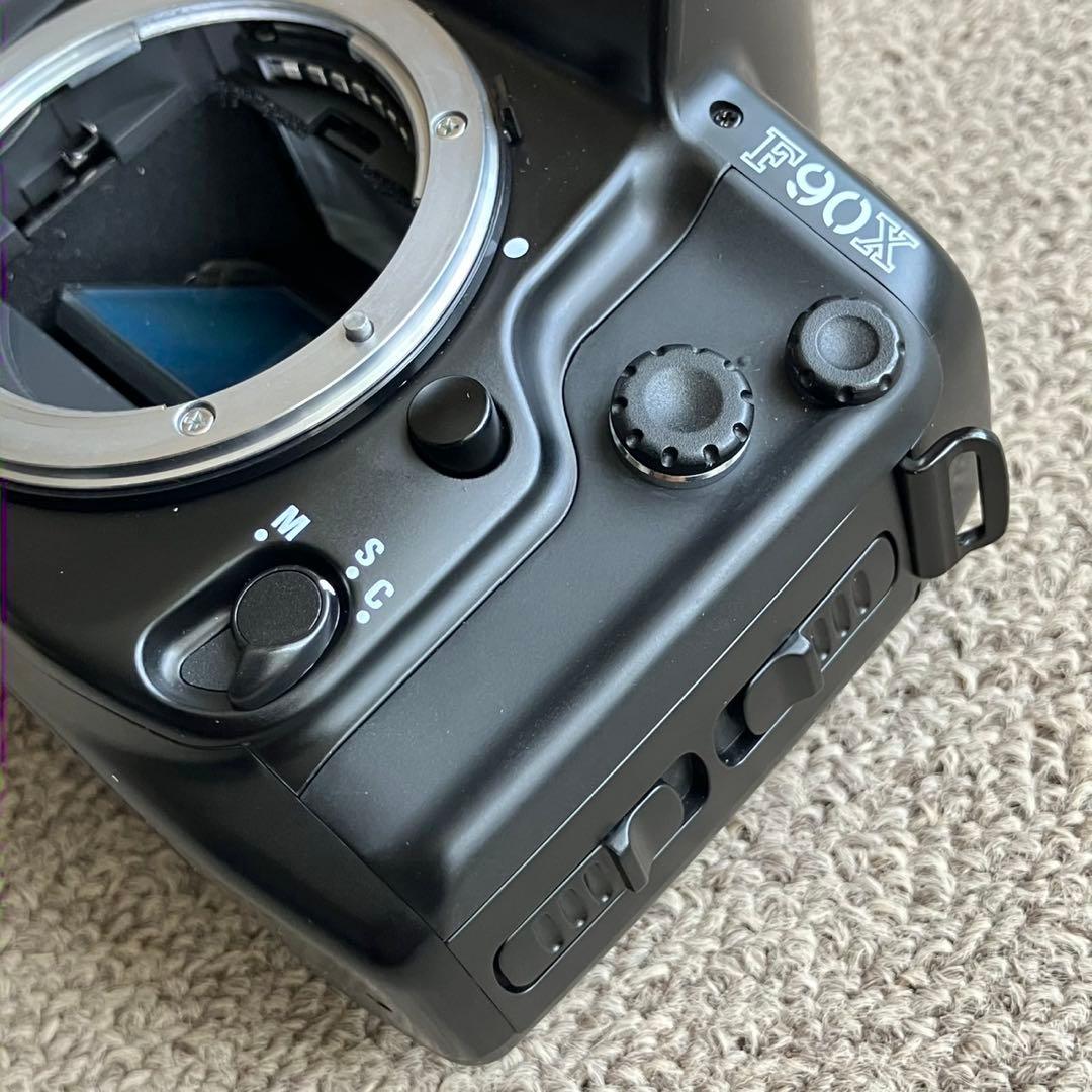 フィルムカメラ Nikon F90x + AF NIKKOR 28-70mm f3.5-4.5D