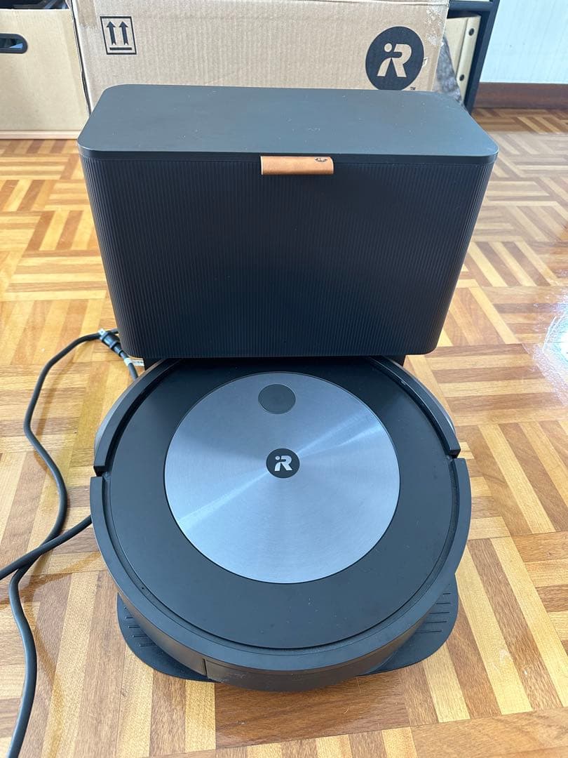 アイロボット Roombaルンバ j7+ クリーンベース付き