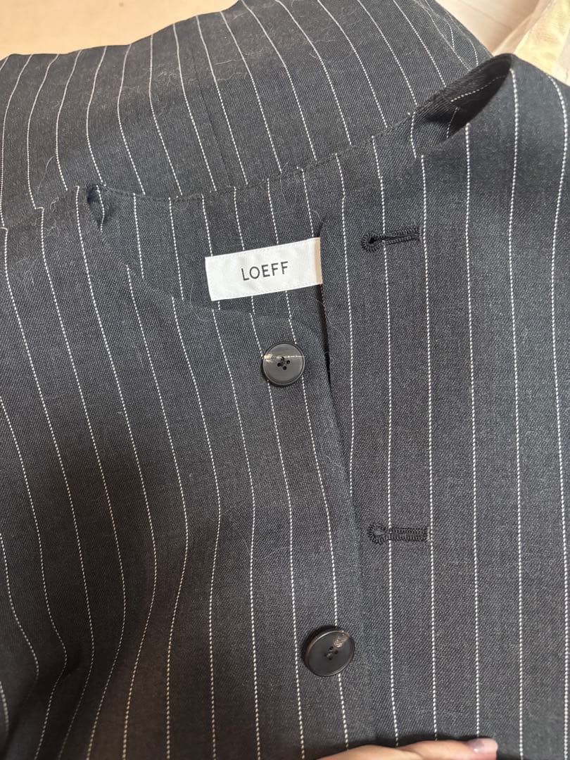 LOEFF ダークグレー ストライプ ベスト