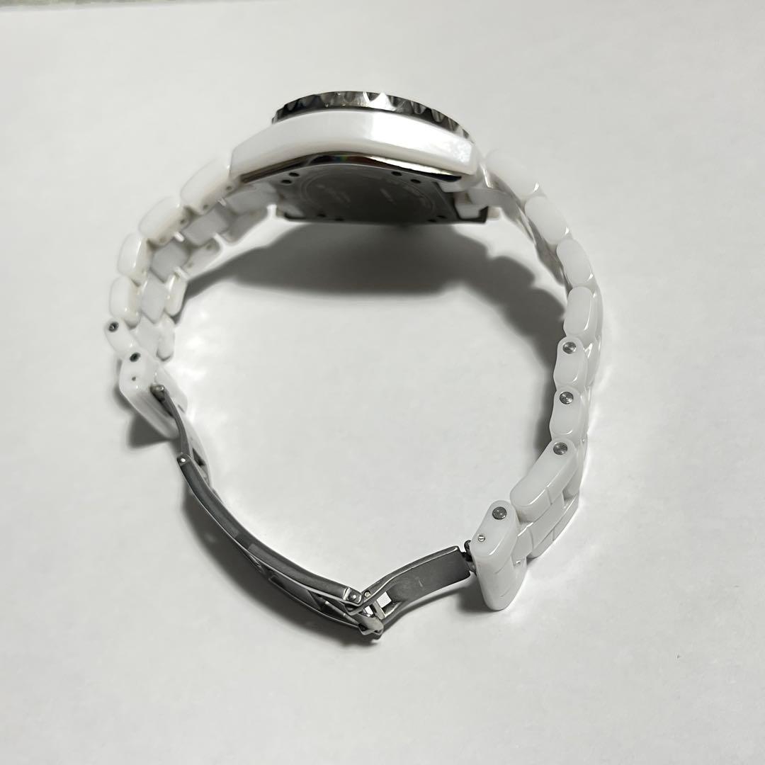 S*a様 CHANEL ホワイト セラミック 時計　J12 33ミリ