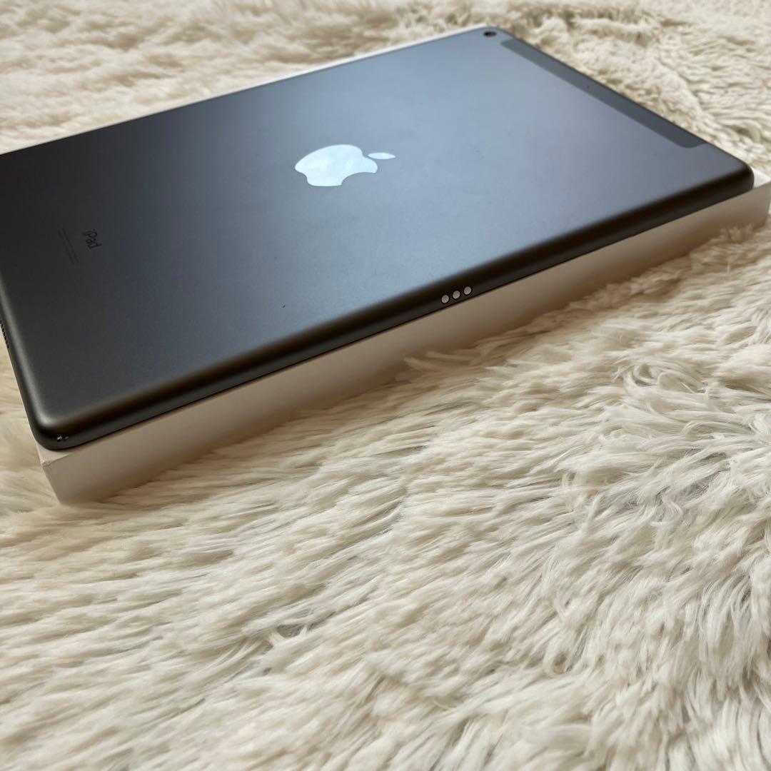 【完動品】iPad 第8世代 32GB 【すぐ発送】【付属品】