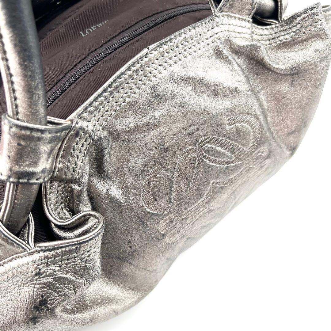 LOEWE　ハンドバック　本革　シボ革　ナッパアイレ　シルバー　アナグラム