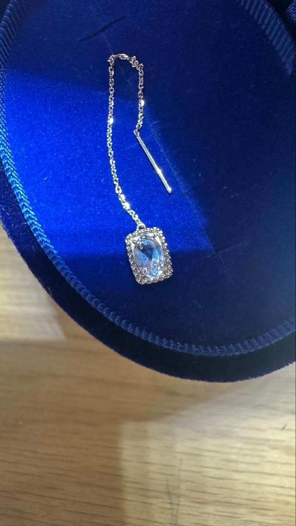 スタージュエリー k10大粒　ホワイトトパーズ ピアス(片耳用)