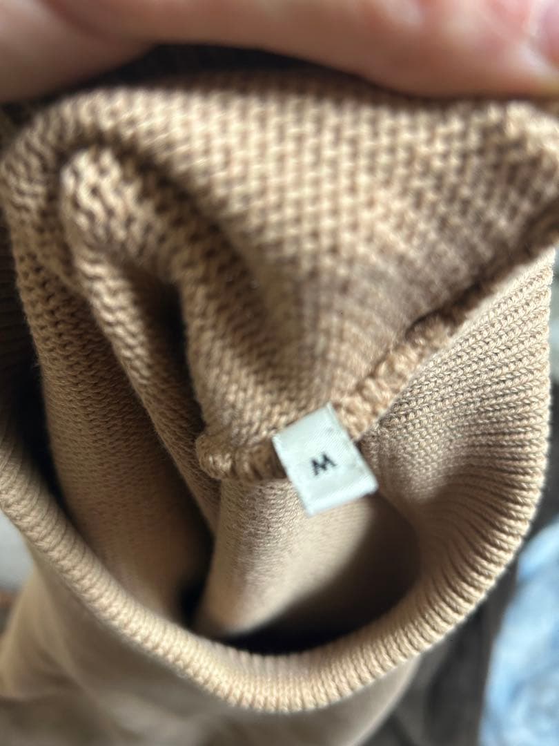 AMI PARISベージュ ニットセーター アミパリス