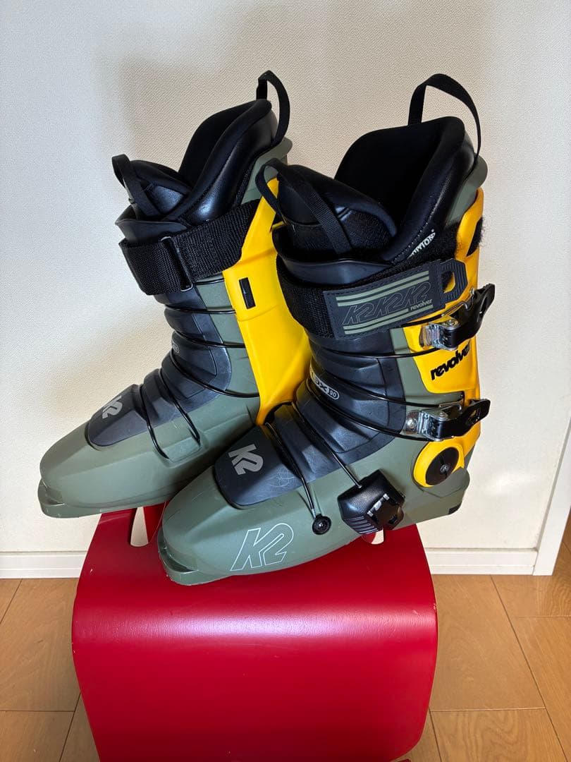 K2 revolverスキーブーツ