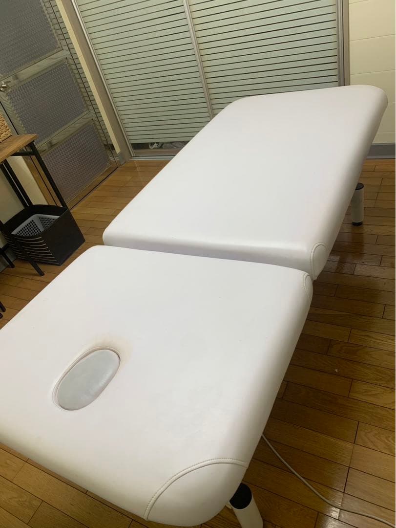 電動マッサージベッド