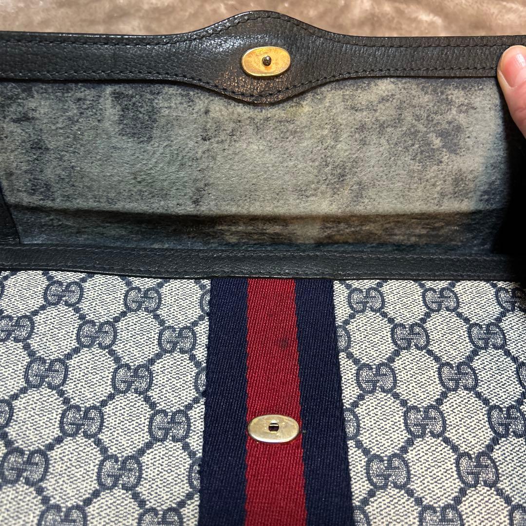 GUCCI GGキャンバスクラッチバッグ